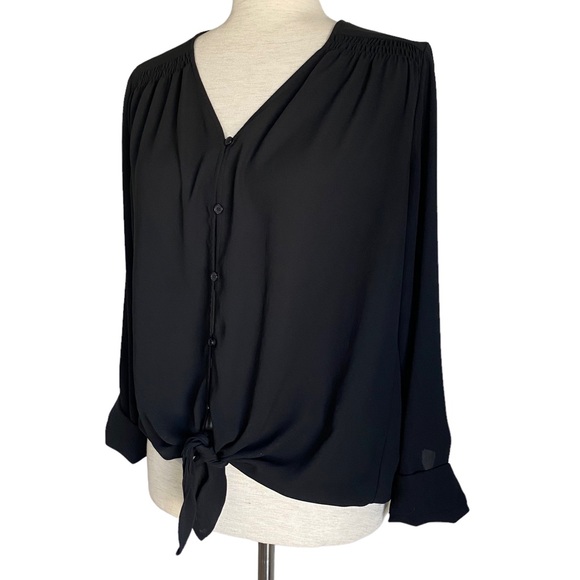 RO & DE Black Button Down Tie Front Blouse Size Small Modern Business Casual - Picture 2 of 7